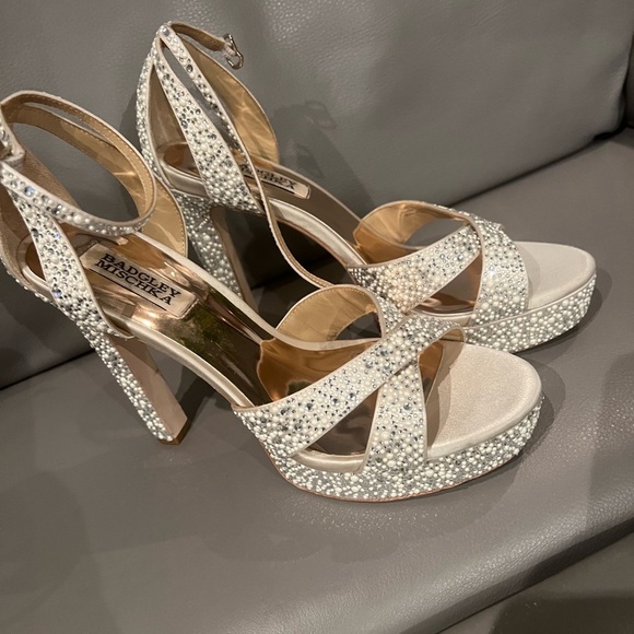 Badgley Mischka Shoes - Badgley Mischka Women's Fizzy Heeled Sandal size 9 brand new